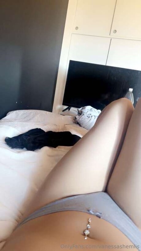 Vanessashemlis nackt akt foto