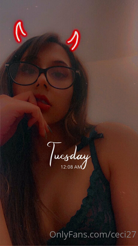 dünne ebenholz-onlyfans exklusive akt archiv