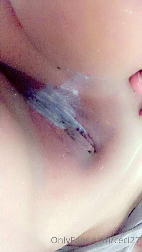 Ceci27 pornostar hd bild