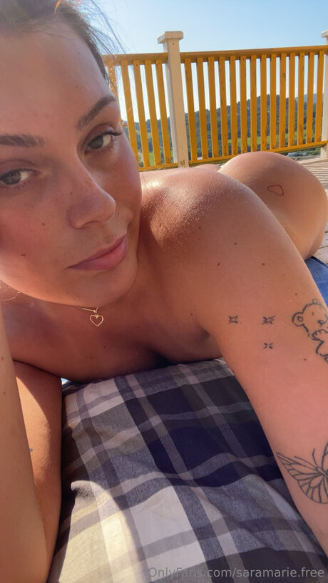 Saramarie Free porno kunst galerie