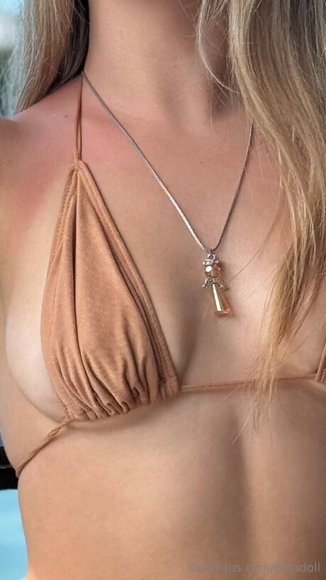 Emadoll nackt erwachsene fotos