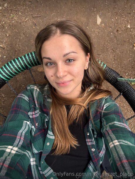 Nikki Secret Place schauspielerin bild