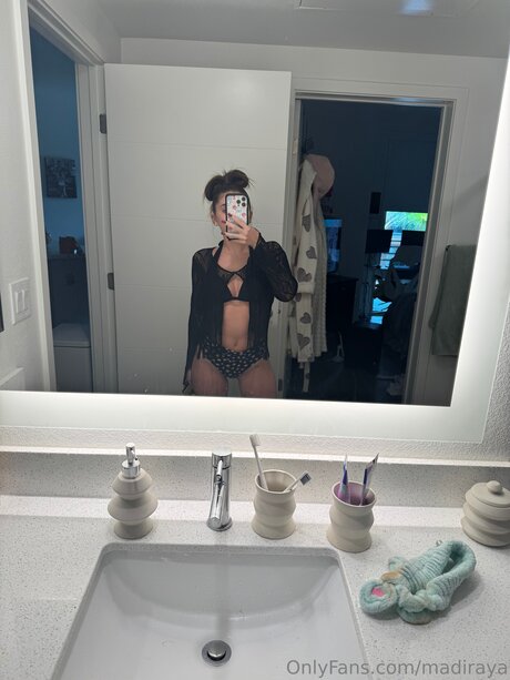 Laylarayaa kunst nackten archiv