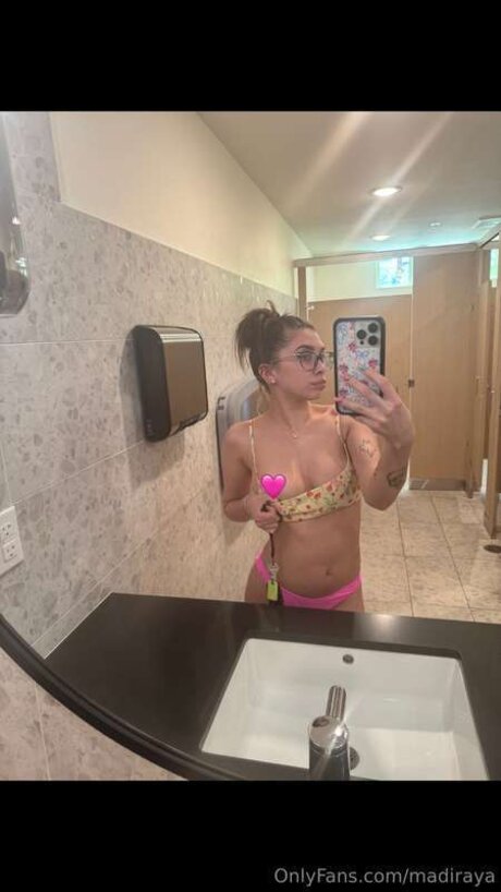 Laylarayaa erotische hübsche galerie