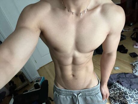 U169517161 xxx pornographische bild