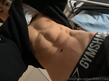 U169517161 heiße kunst foto