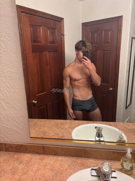 Sneakkysam top erotische fotos