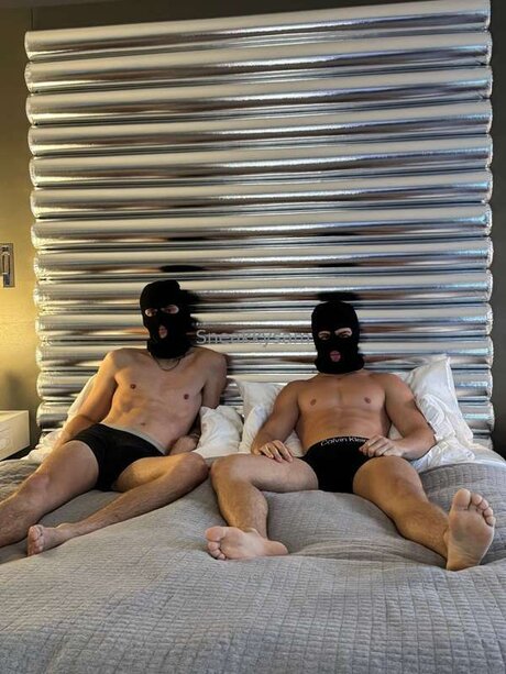 Sneakkysam exklusive beste foto