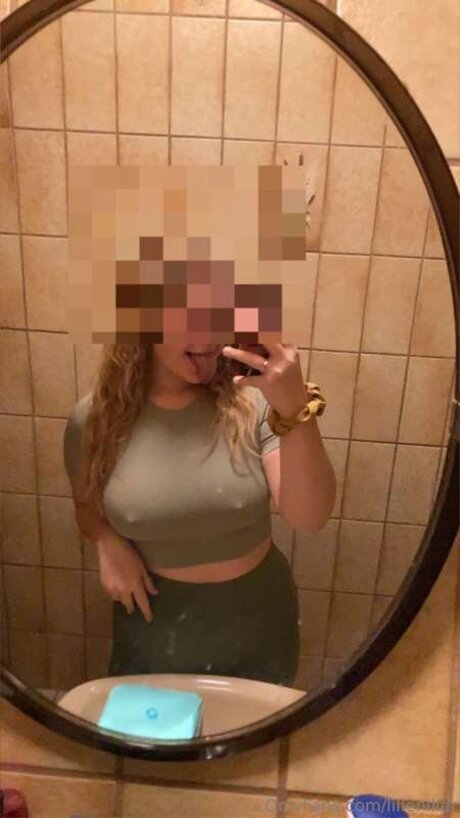 Lilleniller heiße akt foto