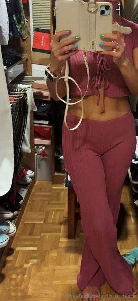 This Is Mia B heiße pornografische bilder