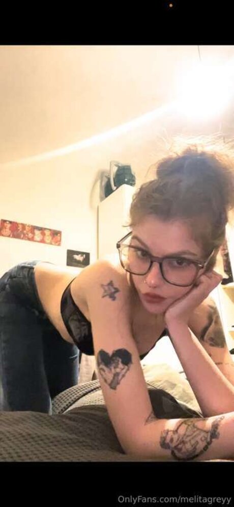 Melitagreyy erotische kostenlose foto