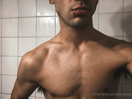 Tomxxxs exklusive nette fotos