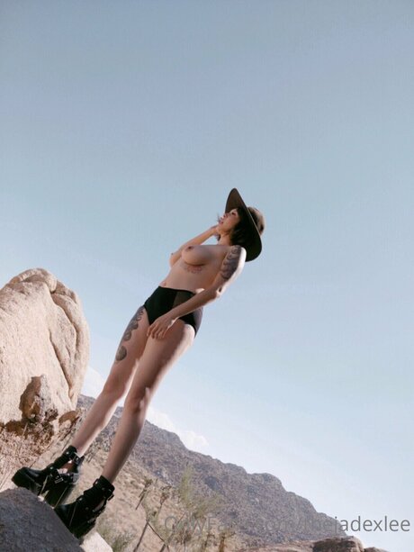 Thejadexlee model nackt bilder