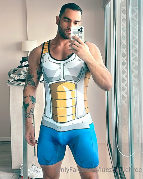 Luezequielfree model akt bild