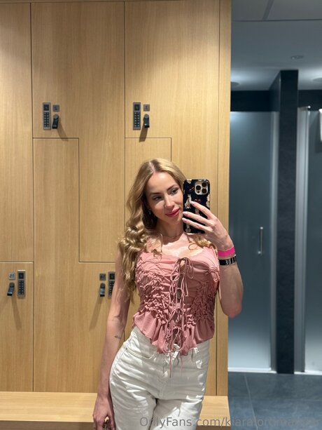 Kiaralordmagyar heiße kunst galerien