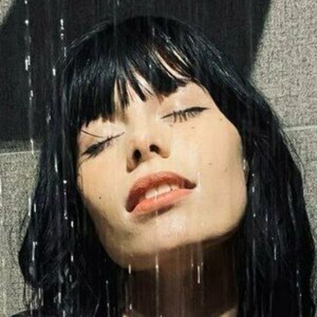 Prescindible erotische schöne archiv