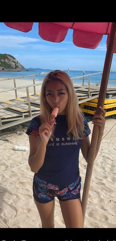 asiatische teenager-onlyfans erotische schöne bild