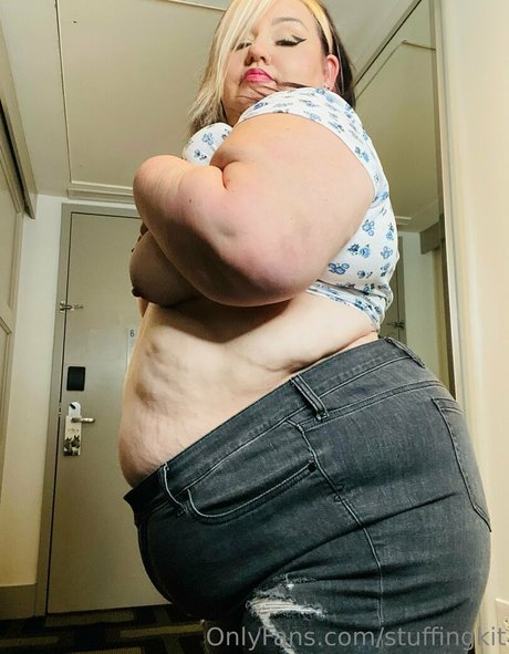 stuffingkit schauspielerin erotische galerien