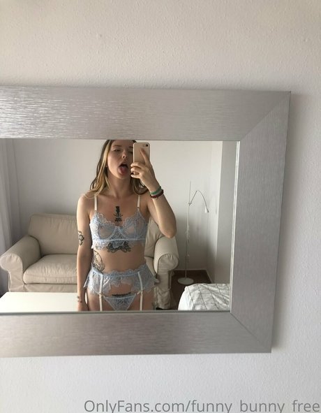 funnybunnykiss erotische kunst galerien