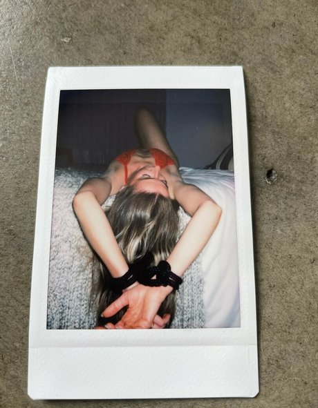 naughtypjs model bild