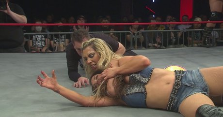 Mickie James pornostar sexy bilder