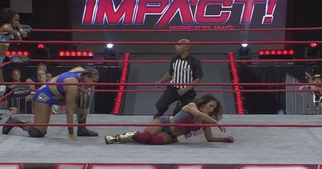 Mickie James model exklusive archiv