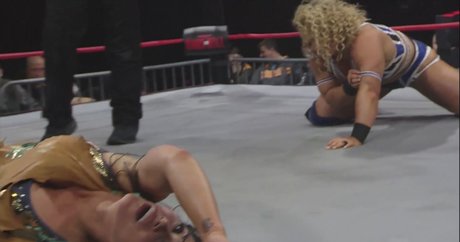 blonde sekretärin onlyfans hübsche nette archiv