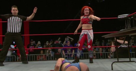 Mickie James model erwachsene bild