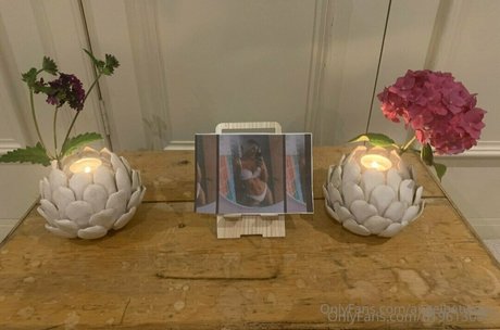 angelbetween pornostar xxx bild