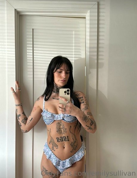 Emilysullivan nackt schöne fotos