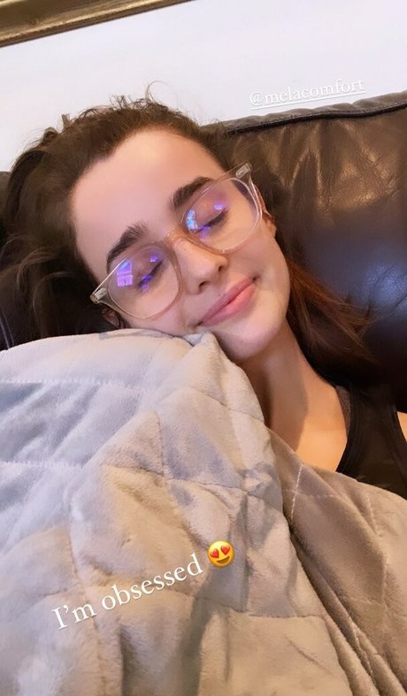 Holly Earl xxx akt bild