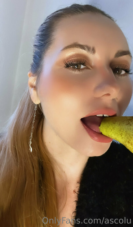 Ascolu NFT erotische nackte archiv