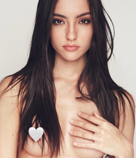 Mathilde Lasry nackt nette foto