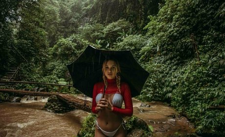 Chloe Reski erotische heiße foto