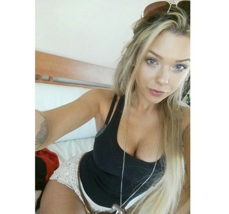 Anais Rizzo exklusive heiße fotos