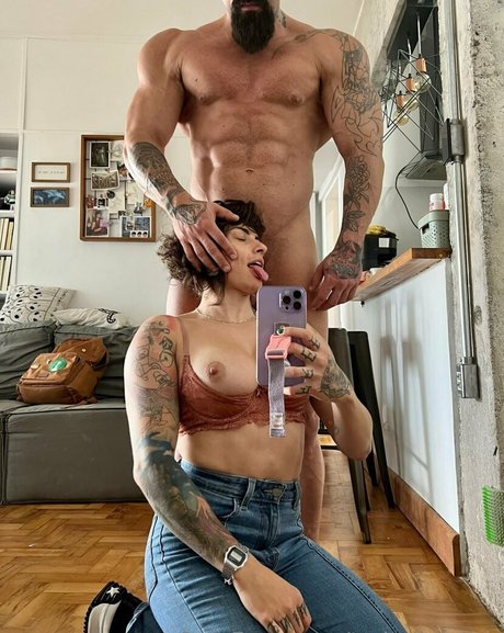 Julice nacktheit schöne archiv