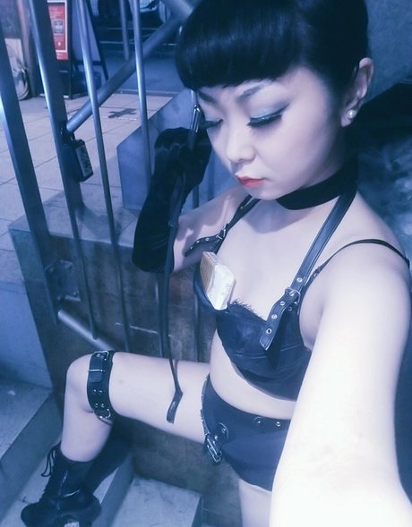 Mistress Orchid pornostar hübsche galerien