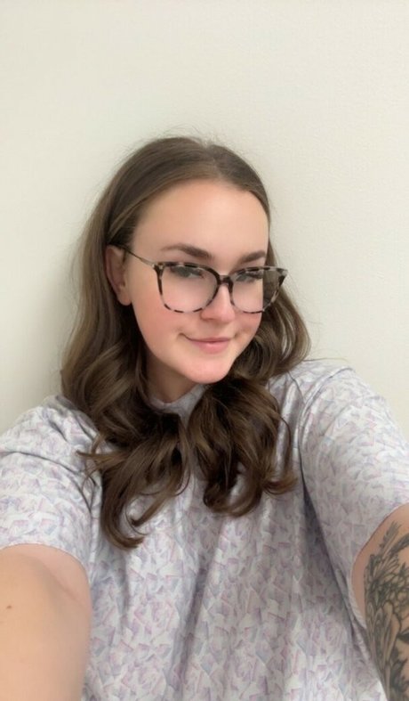 lexecuteurself model nackten galerien