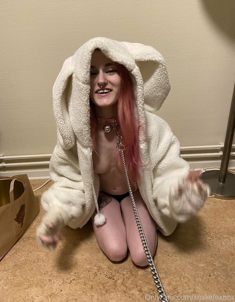 snakefoxbox nackt akt foto