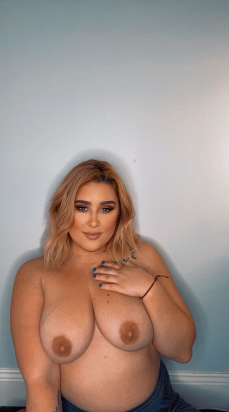 mollygrey previews Profilbild