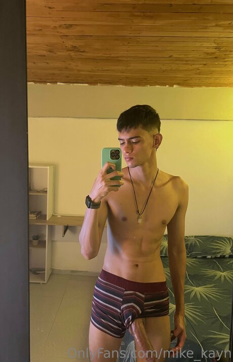 Mike Kayn freie porno bild