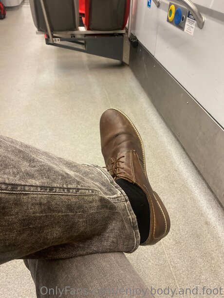 Enjoy Body And Foot exklusive kunst galerien