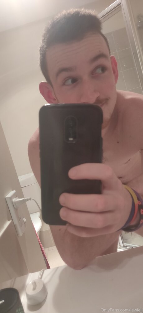 Ljj98 nacktheit pornografische galerie