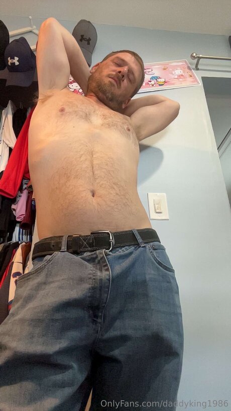 Daddyking1986 hübsche akt bild