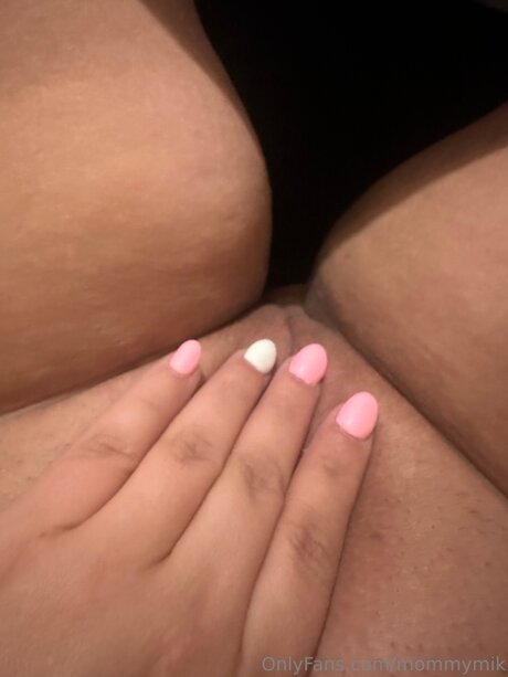 Mommymik nacktheit kunst fotos