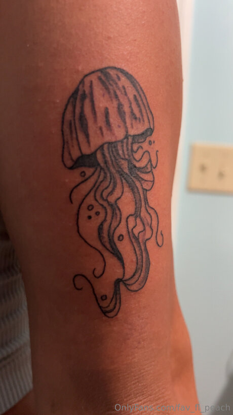 Fav Fl Peach schauspielerin sexy foto