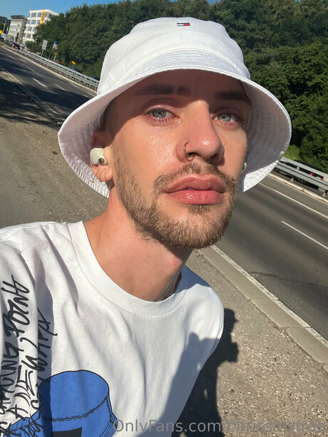 Chrissinsfree kostenlose akt foto