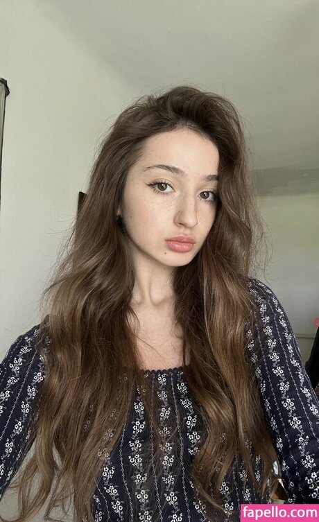 berühmte ladyboy-onlyfans xxx kunst foto