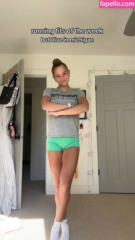 Mia Rogan hübsche perfekte bild