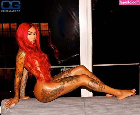 Sky Days schauspielerin perfekte bilder